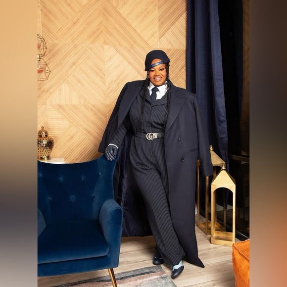 New With Tags ELOQUII Navy Pinstripe Belted Jumpsuit size 20 - Picture 9 of 11